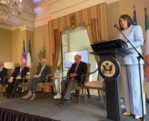 Bertie Ahern with Senator George Mitchell, Lord Reg Empey, Gerry Adams and USA Ambassador Claire Cronin having a fireside chat to discuss the Good Friday Agreement